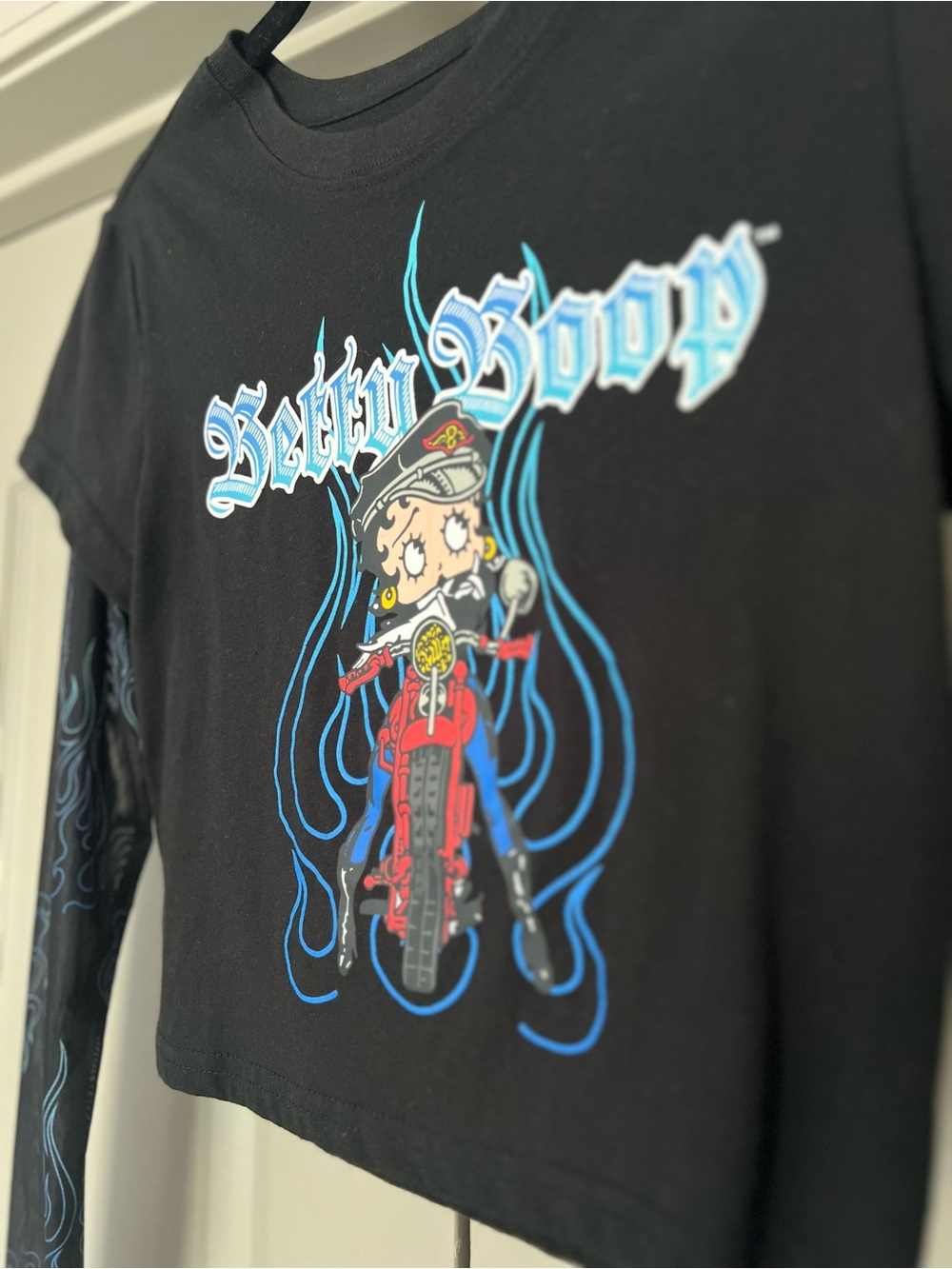 Y2K Betty Boop Biker Graphic Mesh Flame Sleeve Crop Top Medium - Picture 3 of 5